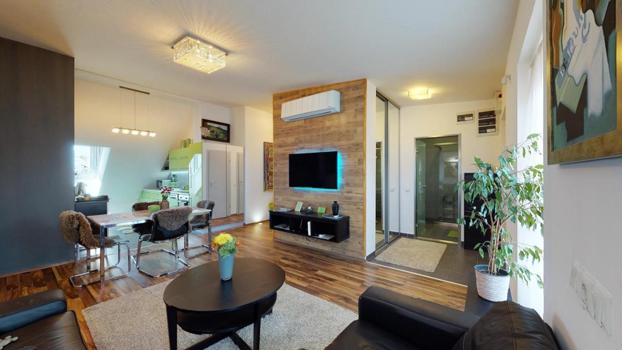 Central Home Budapest Appartamento *